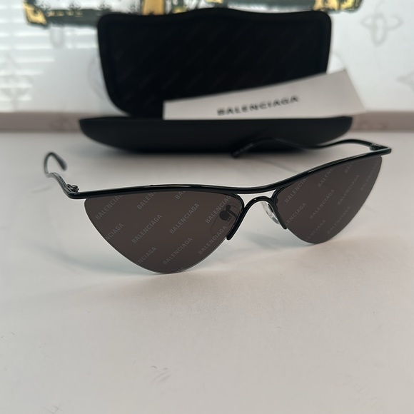 New Authentic Balenciaga BB0093S 001 Curve Cat Sunglasses - Picture 5 of 13
